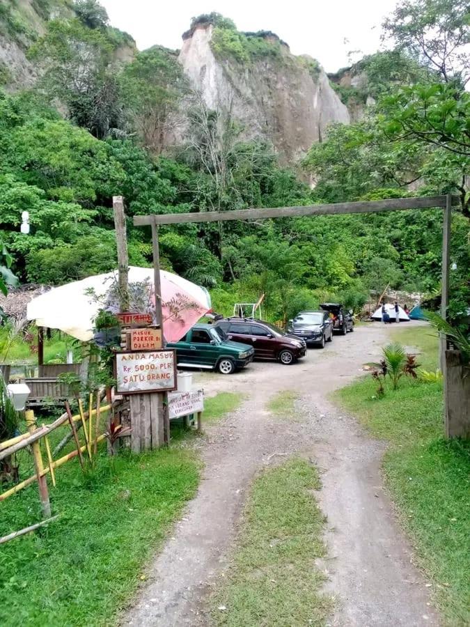 Tapian Ratu Camp Real Bukittinggi Eksteriør billede