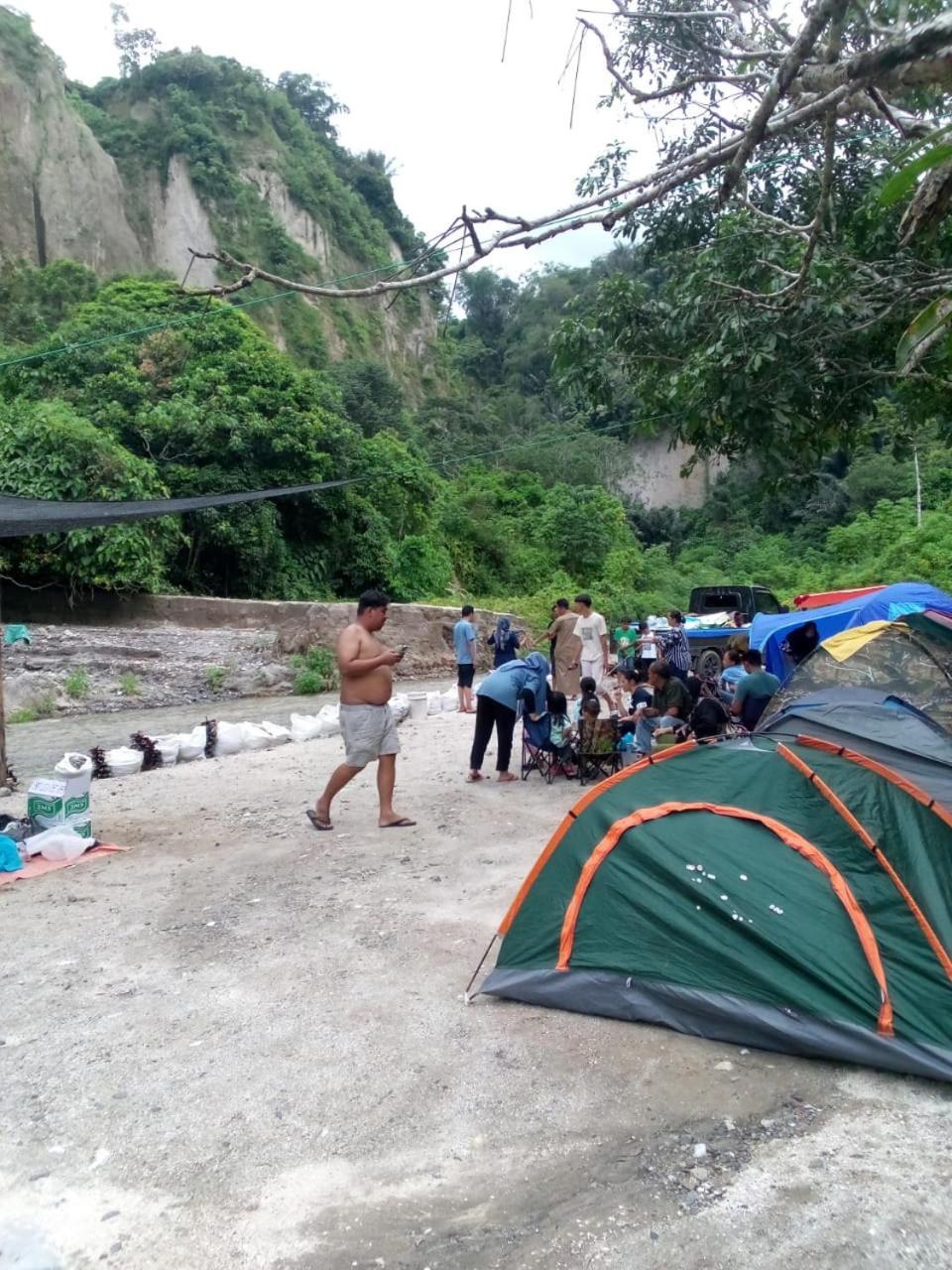Tapian Ratu Camp Real Bukittinggi Eksteriør billede